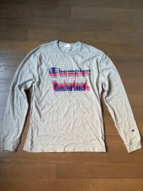 Cozy & Stylish Champion Sweater - Perfect for Any Occasion